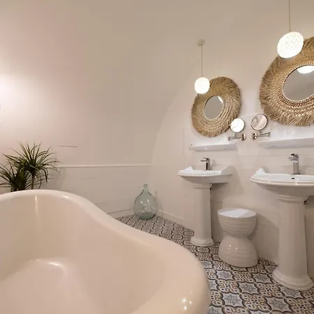 Wonderful Flat In The Marais